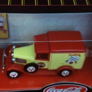 Coca Cola Matchbox 92464 1930 Ford Model A Valentines Day